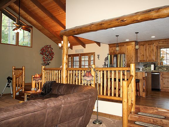 5th image of 1972 Castlewood Ln