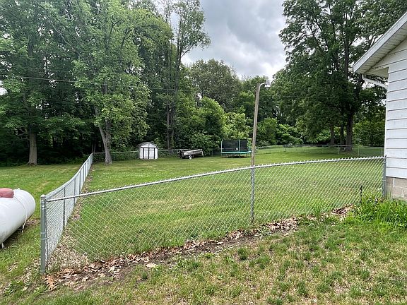 3rd image of 6565 Deweese Rd