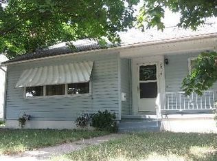 2216 2nd St SW, Cedar Rapids, IA 52404