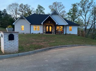 323 Eagle Claw Ln, Dandridge, TN 37725