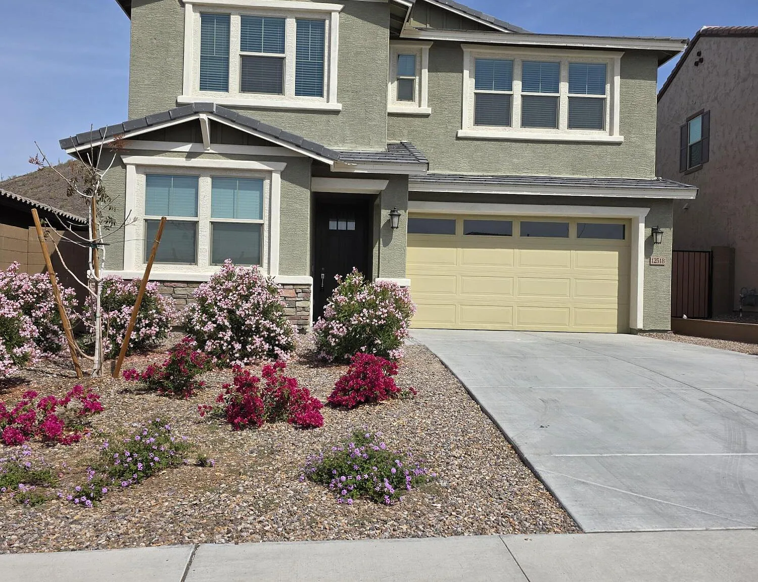4 bed, 3.0 bath, 2546 sqft, $2,425 — Photo 2