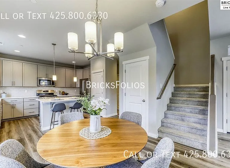 1052 Banyan St — Photo 8