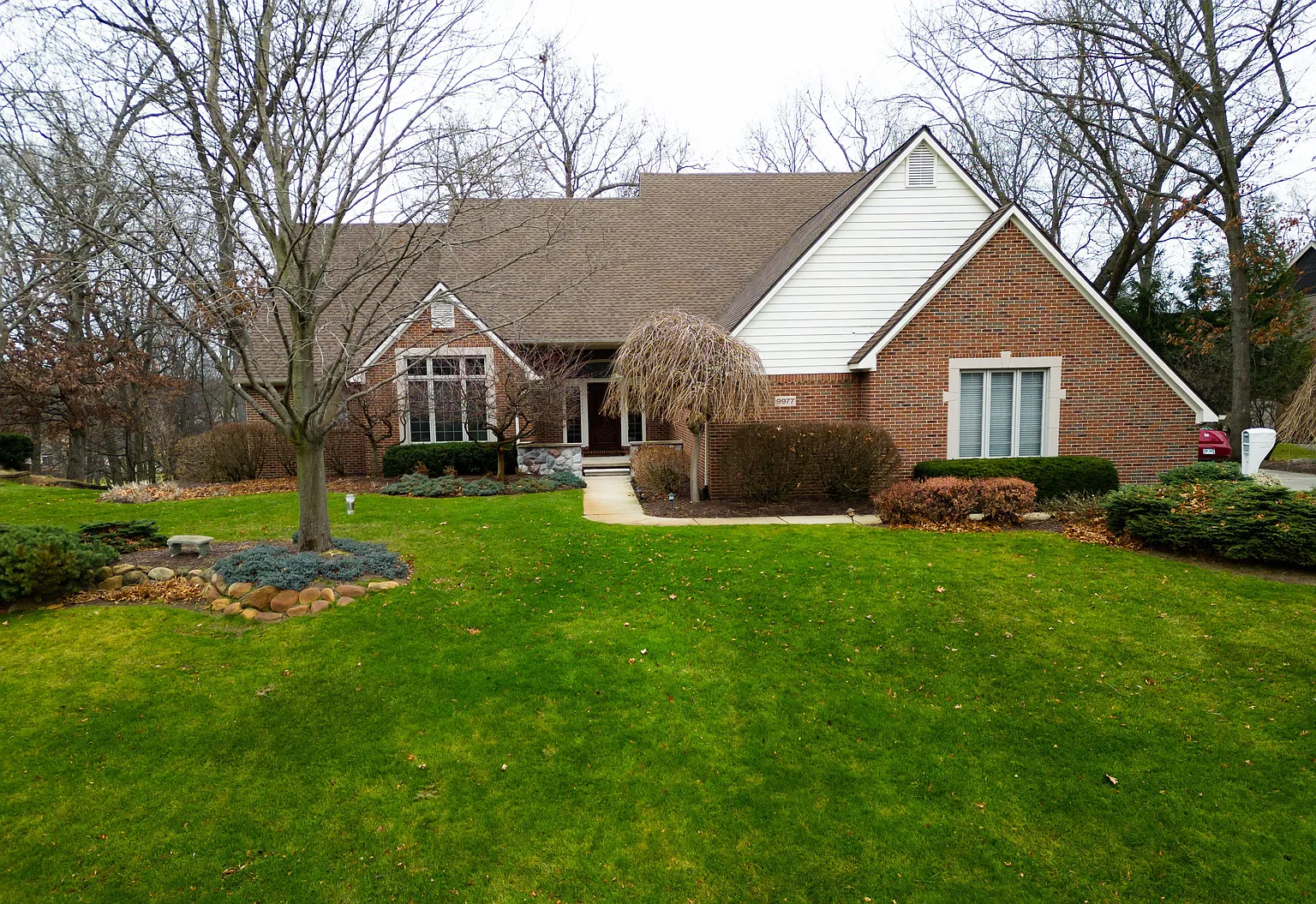 9977 Rolling Greens Dr photo 1