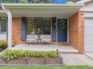 2651 Winter Dr, Troy, MI 48083