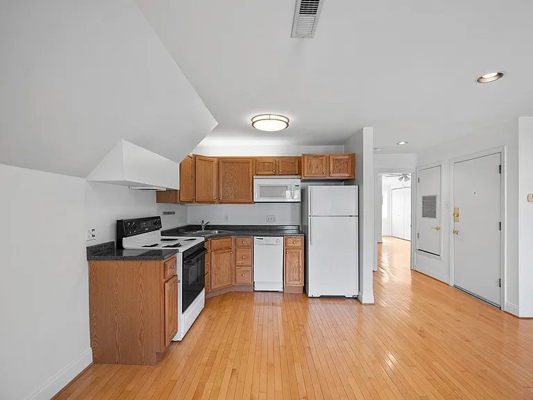 417 Denniston St #4 — Photo 4