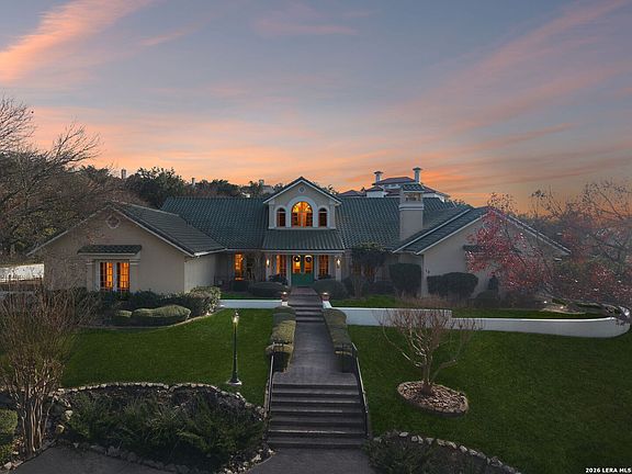3rd image of 12 Vineyard Dr