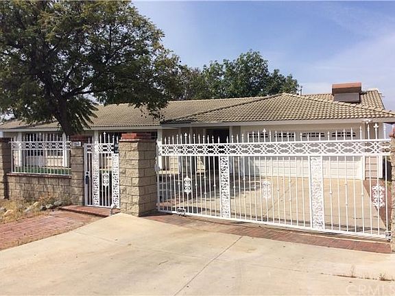 2nd image of 18641 Ravenwood Dr