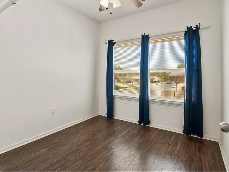 701 N Main St #C — Photo 7