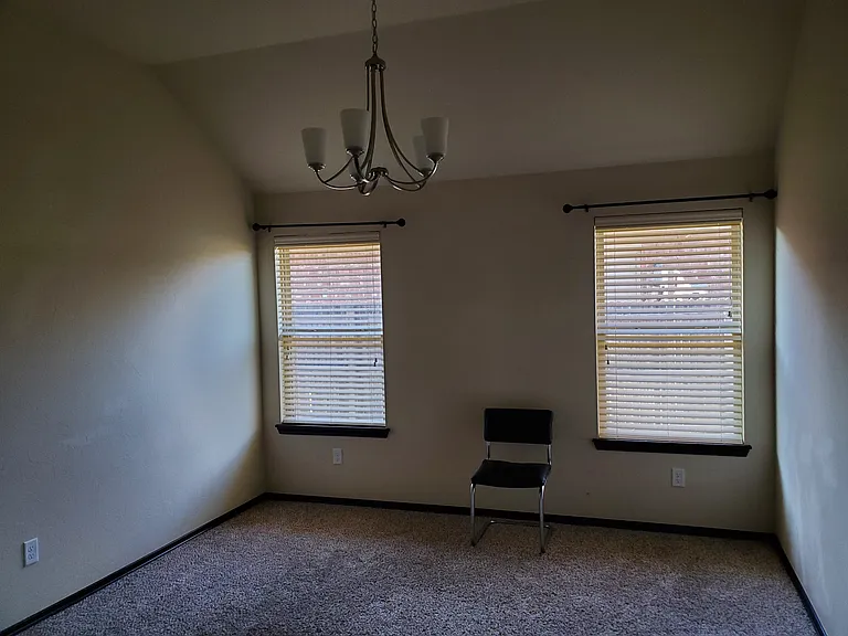 19109 Blanco Dr — Photo 6