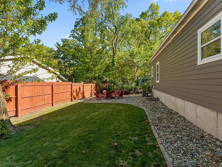 207 Twilight Dr — Photo 40