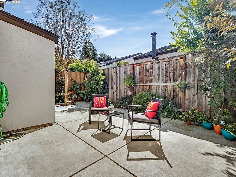 39657 Fremont Blvd — Photo 3