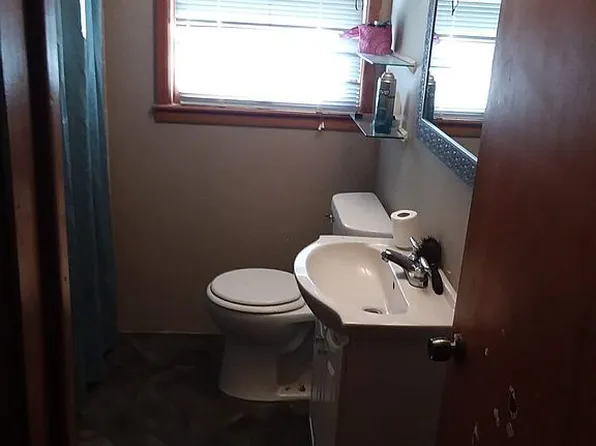 1207 E 11th St, Fremont, NE 68025