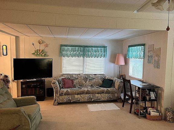 5th image of 186 S Lake Dr #495
