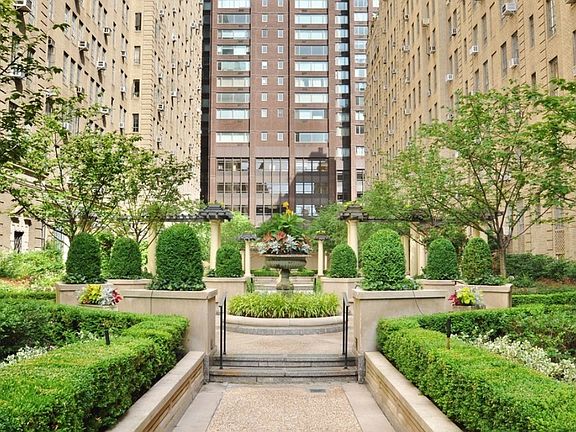4th image of 353 W 56th St APT 8J