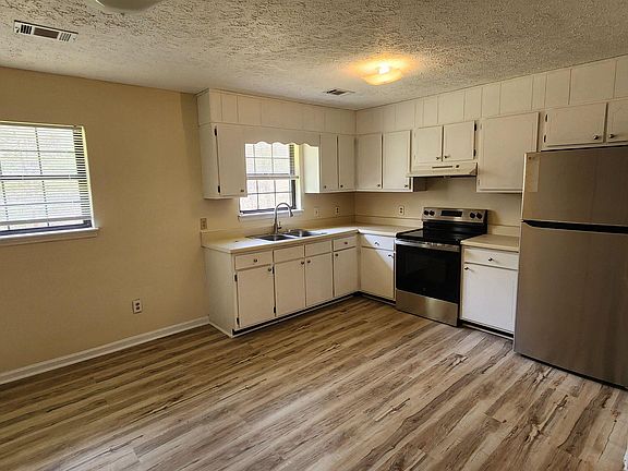 5th image of 2601 Willow Lake Rd