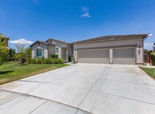 29038 Falling Water Dr, Menifee, CA 92585