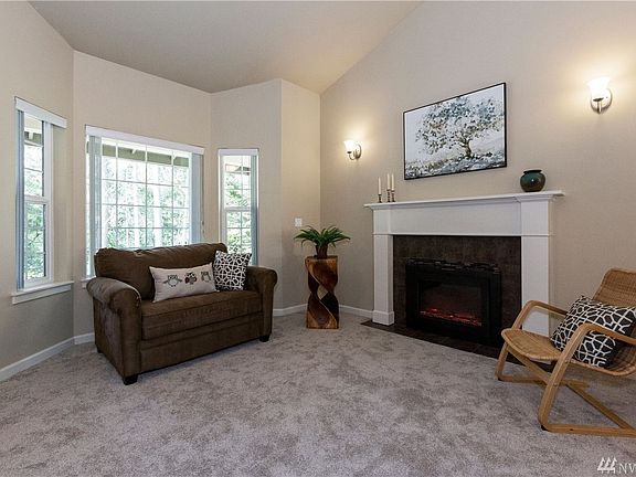 3rd image of 9049 Wyvern Dr SE