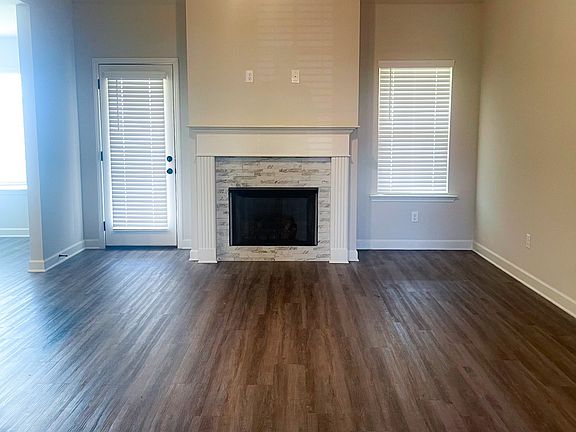 2nd image of 2143 Dela Dr