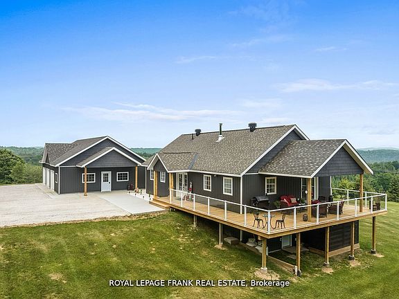 3rd image of 370 Detlor Rd