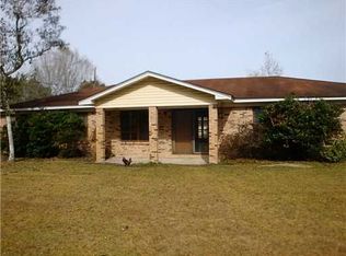 8845 Augusta Rd, Moss Point, MS 39562