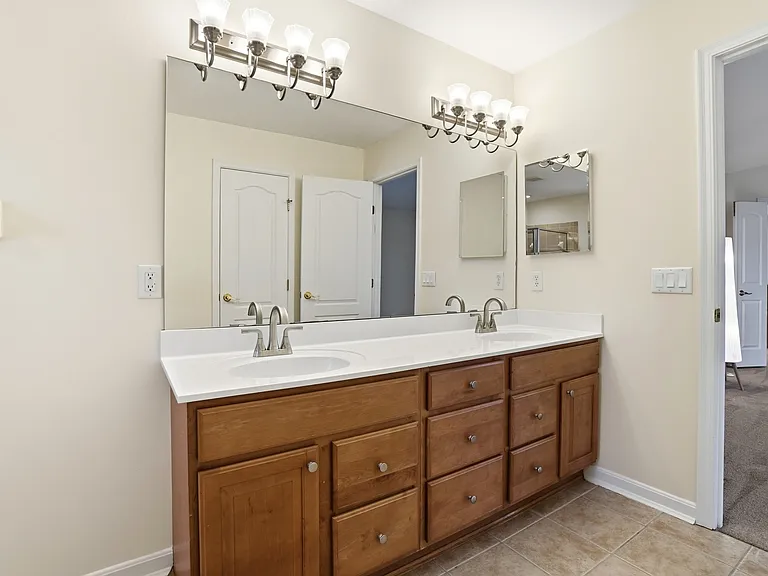 7822 Remington Rd — Photo 14