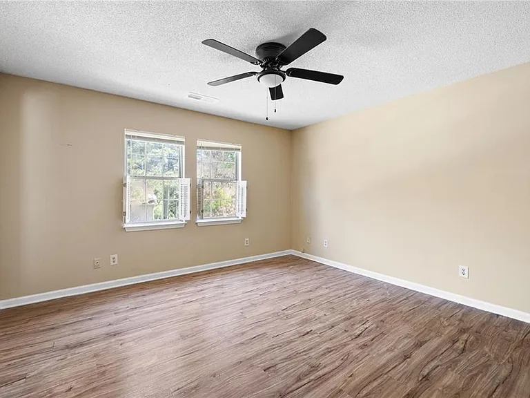 2898 Lakemont Dr SW — Photo 12
