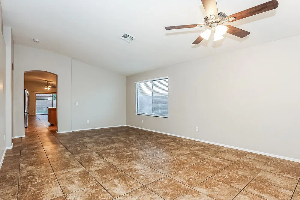 4 bed, 2.0 bath, 1831 sqft, $2,235 — Photo 3