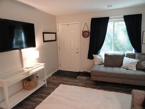 Living Room & Main Entry