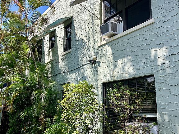 3rd image of 748 NE 81st St