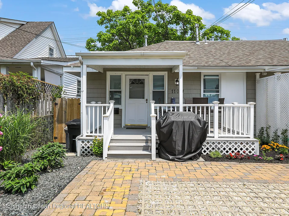 110 11th Ave #REAR WEST