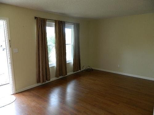 2nd image of 3601 Summit Blvd