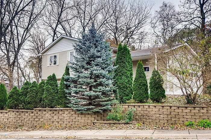 1st image of 1688 Stickney Ave