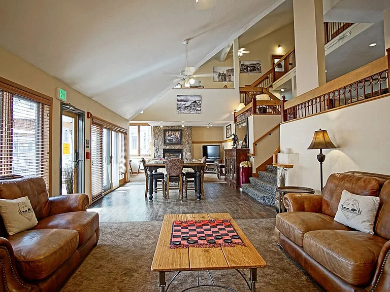 Building's Lounge