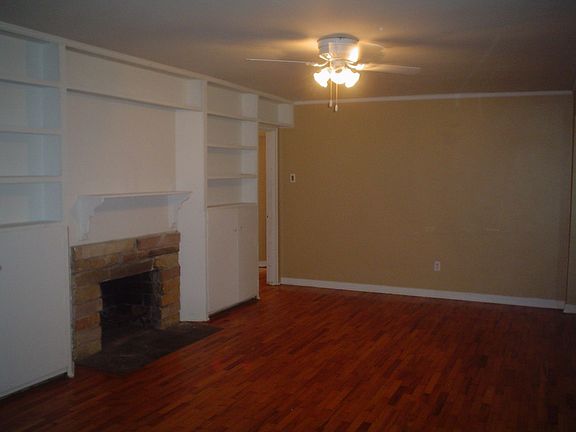 2nd image of 505 Parkview Dr
