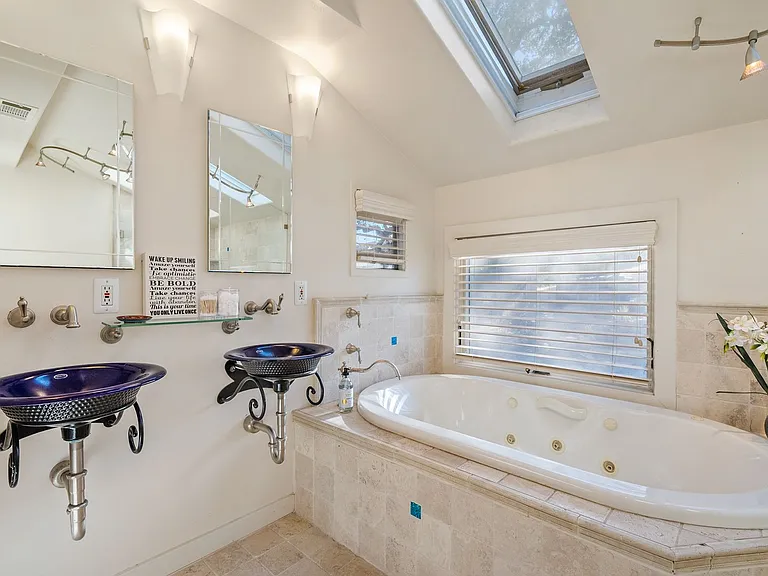 1241 Chestnut St — Photo 36