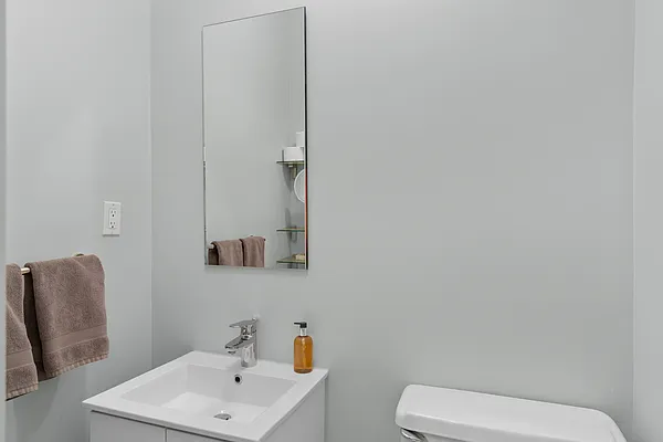 Sold by Maxwell Jacobs | media 10