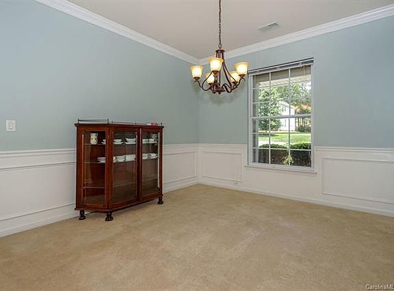 3rd image of 2561 Windsor Chase Dr
