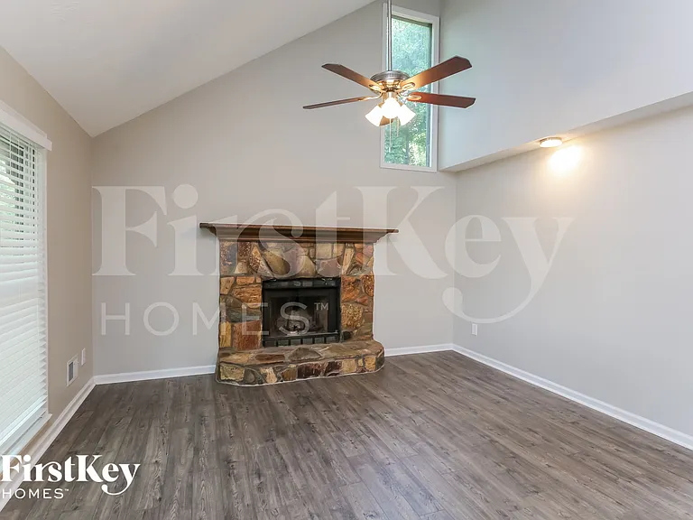 5417 Hulsey Cir — Photo 3