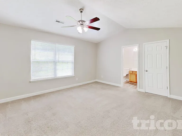 649 Belgium Dr — Photo 5
