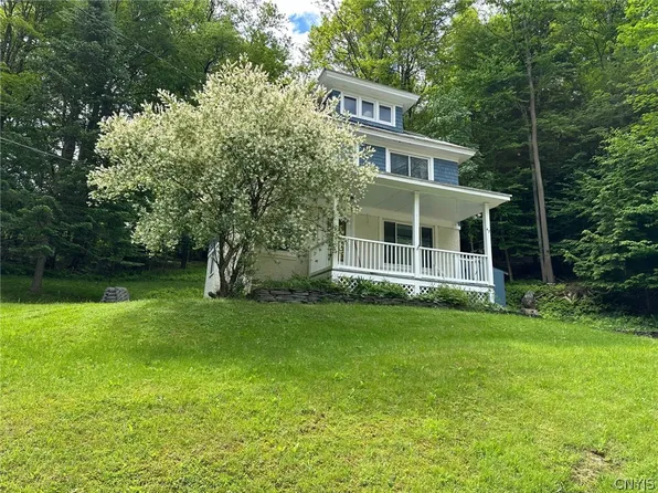 47 Hakes Rd, Ilion, NY 13357