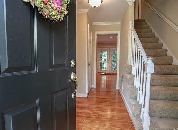 5th image of 406 Pleasanthill Dr