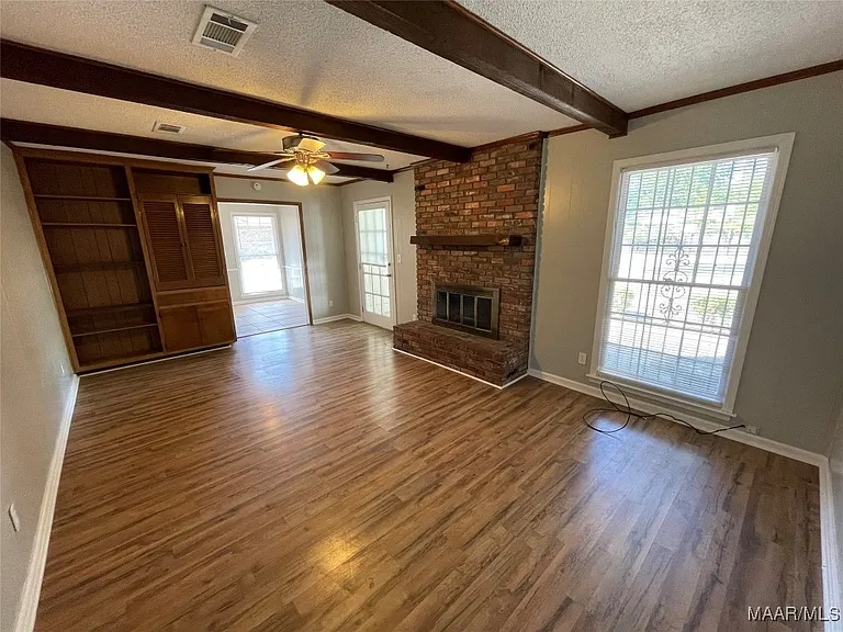 3925 Strathmore Dr — Photo 12