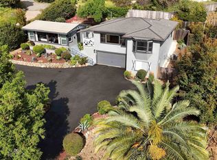 2136 Foothill Dr, Vista, CA 92084