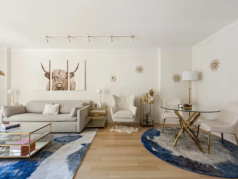 132 E 35th St #9L — Photo 3