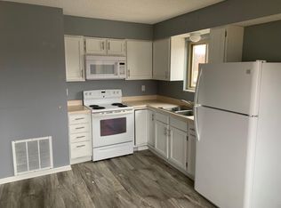 1115 Sylvan St APT 6, Emporia, KS 66801