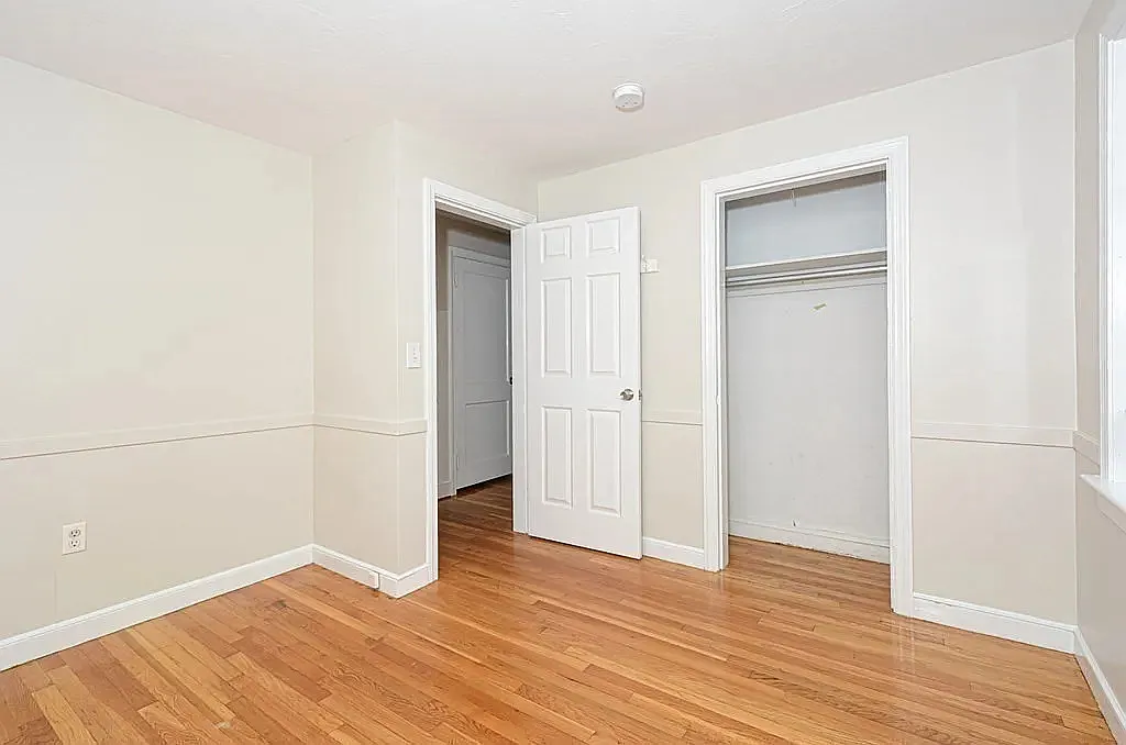 28-28B Main Street - 28 — Photo 2