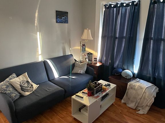 2nd image of 251 S Saint Clair St APT 9