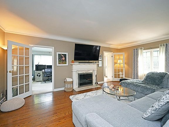 4th image of 1106 Paxton Ave