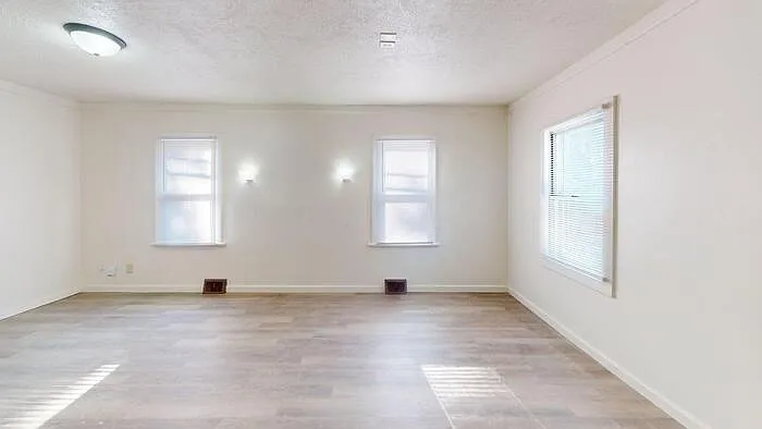 4 bed, 2.0 bath, $1,745 — Photo 3