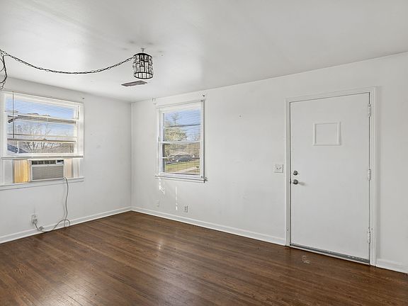 4th image of 713 Braidwood Dr